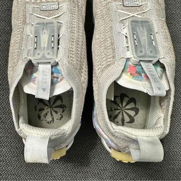 Nike Vapormax Flyknit - Picture 8 of 13